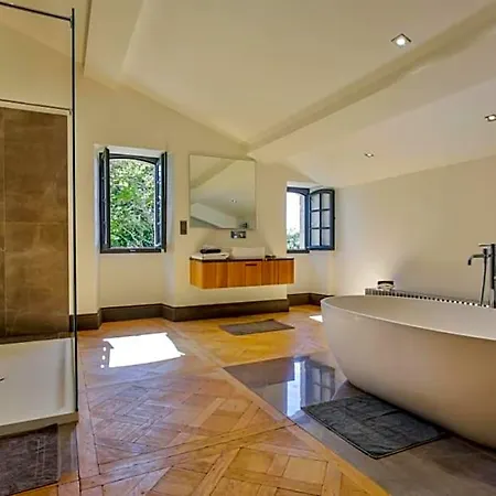 Chateau De Lascoups 5* Saint-Martin-des-Combes (Dordogne)