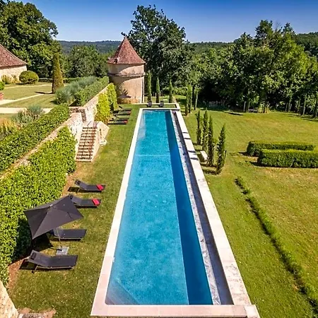 Chateau De Lascoups 5* Saint-Martin-des-Combes (Dordogne)