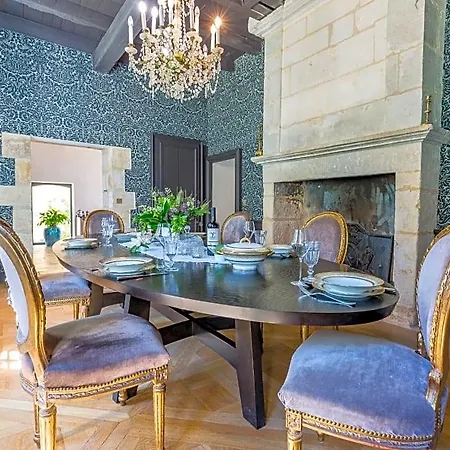 Chateau De Lascoups Szálloda 5*